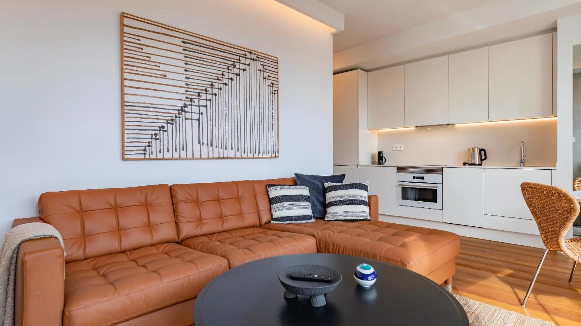 Classy 2Bdr House With Balcony By Lovelystay Лиссабон